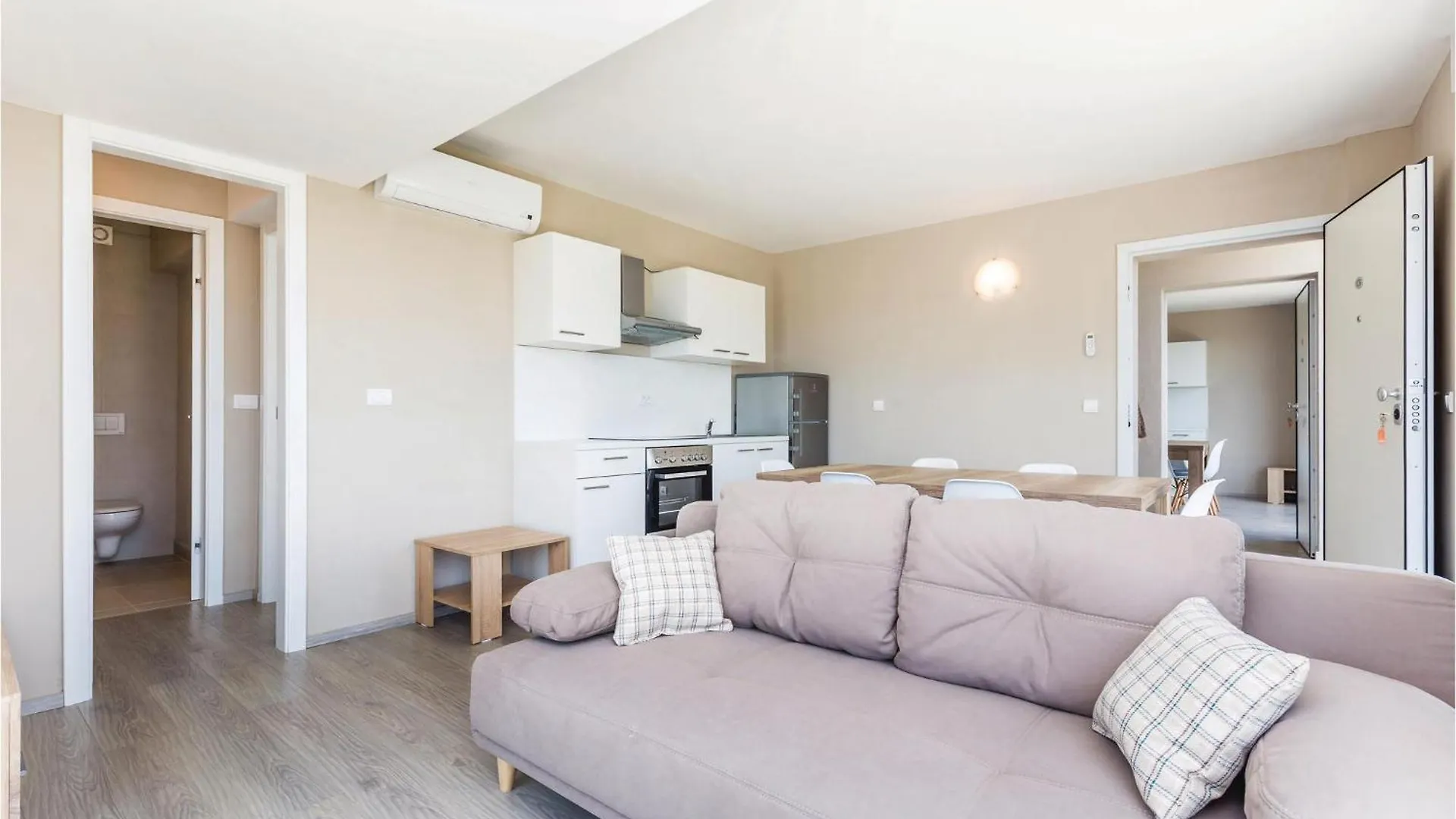 Cozy Apartment In Povljana With Kitchen 0*,  Croatia